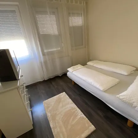 Neptun Apartman Apartment Hajduszoboszlo