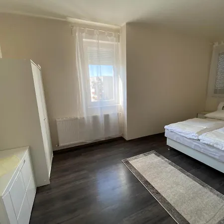 Neptun Apartman Apartment Hajduszoboszlo