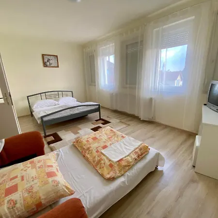 Neptun Apartman *