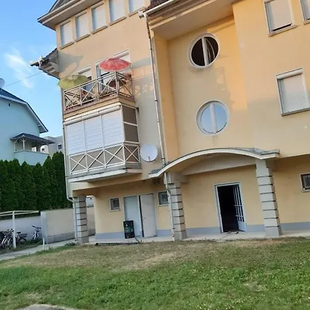 Neptun Apartman *